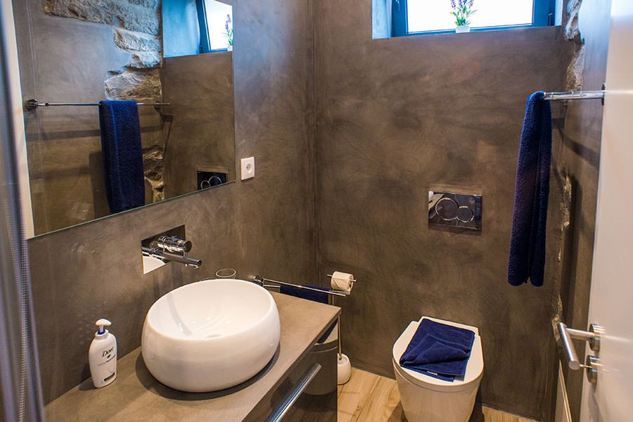 Villa Rosa Bathroom